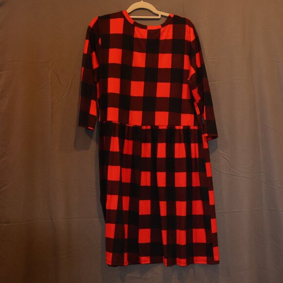 Size 1x Red and Black Buffalo Check just above knee length - Picture 4 of 5